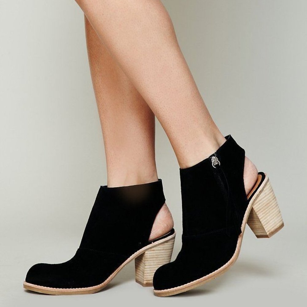 Free People DV DOLCE VITA 6 Booties JENTRY Cutout Suede Zipper Tassel Ankle Boot